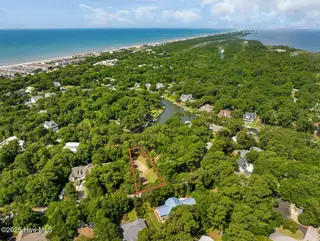 117 White Ash Drive, Pine Knoll Shores, NC 28512 – photo 5: 117 White Ash Drive, Pine Knoll Shores