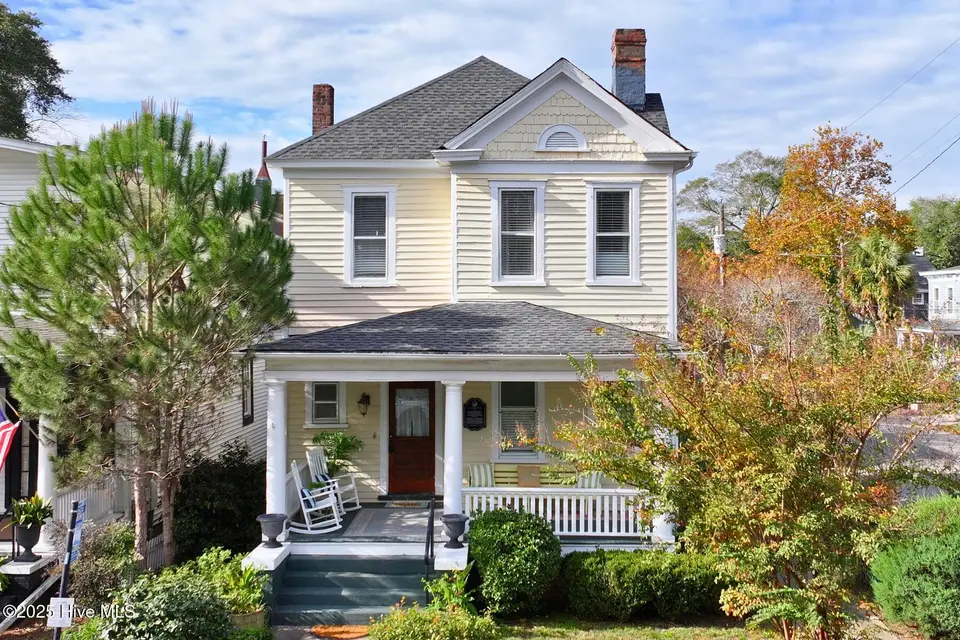 402 S 5th Avenue, Wilmington, NC 28401 – photo 1 of 52: 402 S. 5th Ave