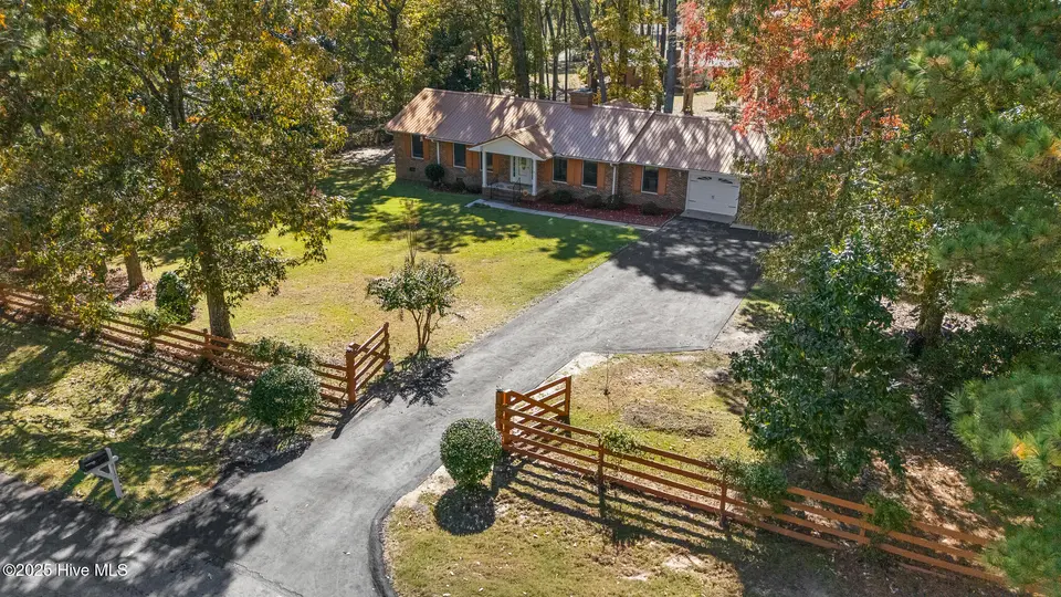 912 N Glenwood Trail, Southern Pines, NC 28387 – photo 1 of 40: 912 N Glenwood-40
