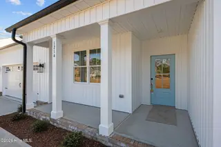 1214 Petite Terre Court, New Bern, NC 28560 – photo 6: 43-web-or-mls-DSC_8127