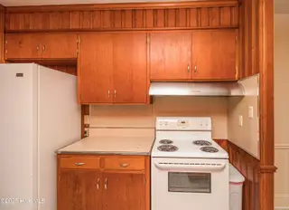100 S Pineview Avenue, Goldsboro, NC 27530 – photo 11: Kitchen