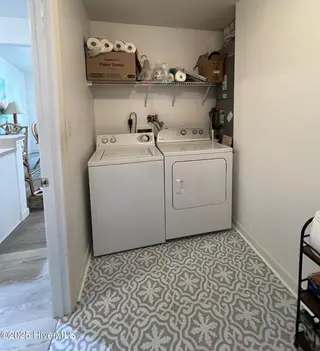 413 Commerce Avenue Unit D, Morehead City, NC 28557 – photo 16: Laundry room