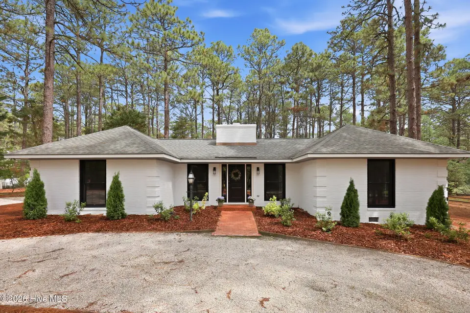 355 Serpentine Drive, Southern Pines, NC 28387 – photo 1 of 58: 1-web-or-mls-IMG_2102