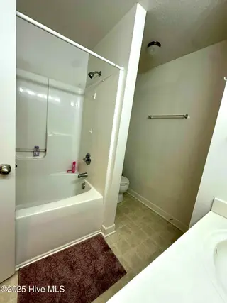 202 Springwood Drive, Jacksonville, NC 28546 – photo 10: IMG_1973