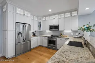 380 Manning Square, Southern Pines, NC 28387 — 5-bedroom home in Walker Station, Southern Pines, NC, photo 8 of 34: Kitchen