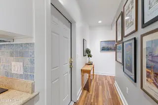 104 S 3rd Street I-1 & Slip 5 Atlantic Harbour, Morehead City, NC 28557 – photo 24: Foyer