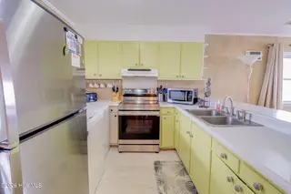 1112 N Shore Drive, Surf City, NC 28445 – photo 10: 1112Web-35