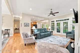 4542 Moss Bend, New Bern, NC 28562 – photo 8: 25-web-or-mls-DSC_5896_edit