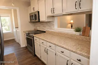 1010 Haymarket Lane, Wilmington, NC 28412 — 3-bedroom home in Echo East, Wilmington, NC, photo 9 of 61