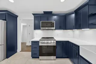 208 Dupont Circle, Greenville, NC 27858 – photo 12: 025_DSC_8185