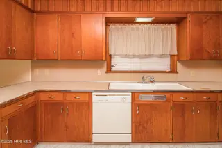 100 S Pineview Avenue, Goldsboro, NC 27530 – photo 10: Kitchen