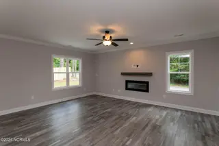 525 N Sycamore Street, Aberdeen, NC 28315 – photo 6: living room2