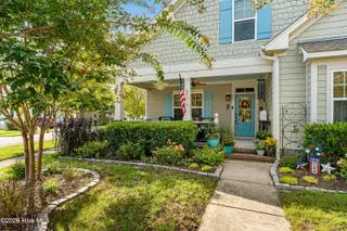 301 Hedrick Street, Beaufort, NC 28516 – photo 4: Covered front porch