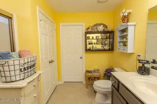 2086 Castlebridge Court NW, Calabash, NC 28467 — 3-bedroom home in Spring Mill, Calabash, NC, photo 23 of 59: primary bath 2