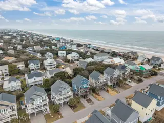308 Oceanaire Lane, Surf City, NC 28445 – photo 9: 15-web-or-mls-IMG_7761