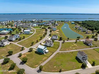855 Cannonsgate Drive, Newport, NC 28570 – photo 2: Stunning Cannonsgate home