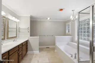 575 S Valley Road, Southern Pines, NC 28387 — 4-bedroom home in Golfcrest, Southern Pines, NC, photo 20 of 50