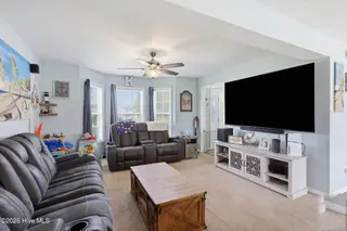 101 Maidens Court, Elizabeth City, NC 27909 – photo 8: 34-web-or-mls-IMG_1173