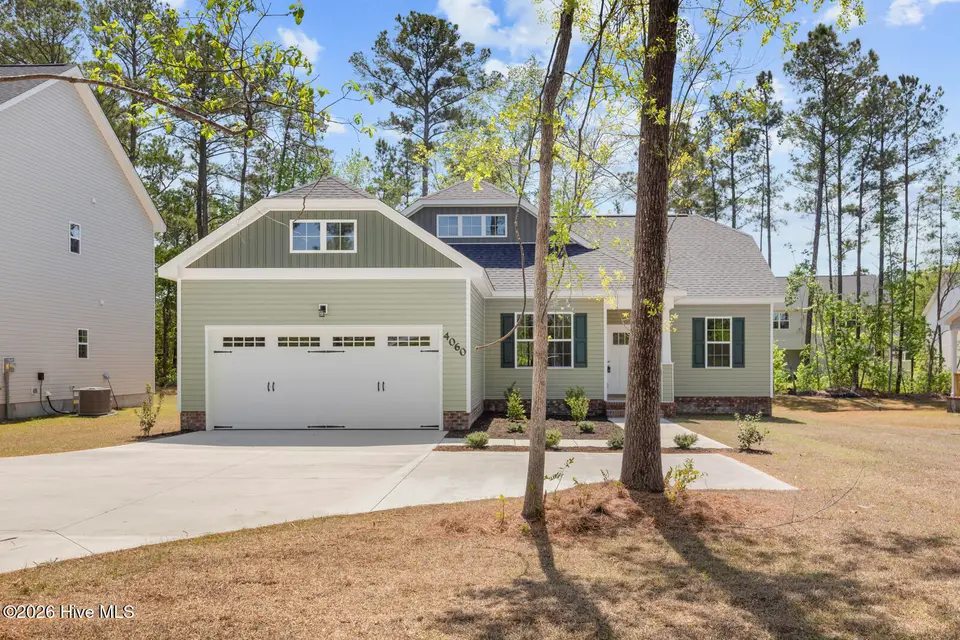 4060 Hunters Trail, Jacksonville, NC 28546 – photo 1 of 32: Front