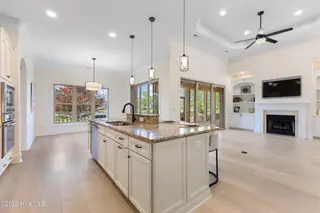 1825 S Moorings Drive, Wilmington, NC 28405 — 5-bedroom home in Landfall, Wilmington, NC, photo 10 of 73