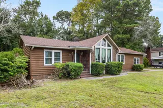 338 N Colony Circle N, Wilmington, NC 28409 — 3-bedroom home in Millbrook, Wilmington, NC, photo 2 of 34: Outside of Home