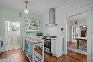 1806 Ann Street, Wilmington, NC 28403 – photo 2: 44-web-or-mls-DSC01242