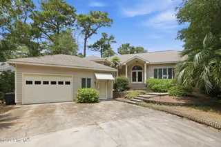 142 Oakleaf Drive, Pine Knoll Shores, NC 28512 – photo 1: 142 Oakleaf Drive