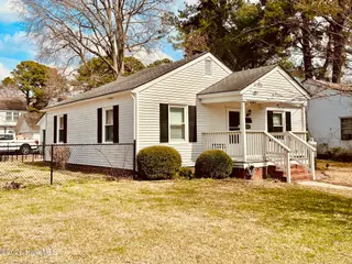 900 Tuscarora Avenue, Elizabeth City, NC 27909 – photo 3: Front of house
