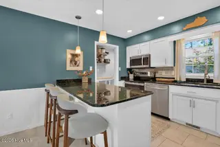 1203 Santa Lucia Road, New Bern, NC 28560 — 3-bedroom home in Fairfield Harbour, New Bern, NC, photo 11 of 24: Kitchen