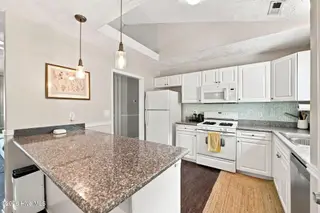 107 Sparta Way, New Bern, NC 28562 – photo 12: 12-web-or-mls-DSC_2137_edit