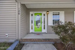 128 Airleigh Place, Richlands, NC 28574 – photo 5: 9_front entryway