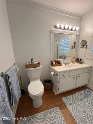 801 Ocean Drive, Emerald Isle, NC 28594 – photo 20: 20 Master bathroom