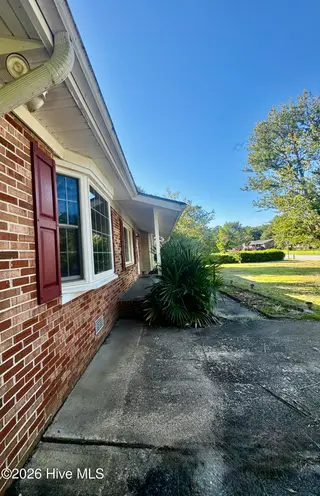 504 Greenbriar Drive, Jacksonville, NC 28546 – photo 2
