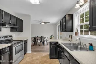 319 Palamino Trail, Jacksonville, NC 28546 – photo 8: Kitchen