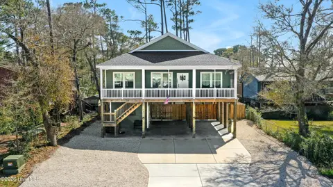 3003 W Oak Island Dr, Oak Island