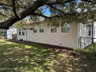 214 NE 54th Street, Oak Island, NC 28465 – photo 4: IMG_1347