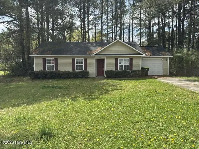205 Commons Court, New Bern, NC 28560 — 3-bedroom home in Rivershore Commons, New Bern, NC, photo 1 of 15: 205 Commons Dt Front View