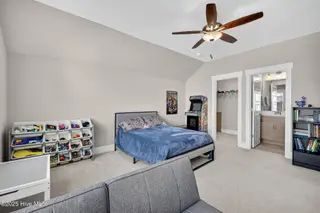 447 Beaumont Oaks Drive, Wilmington, NC 28411 – photo 20: Bedroom 2 (2nd en suite).1 - 447 Beaumon