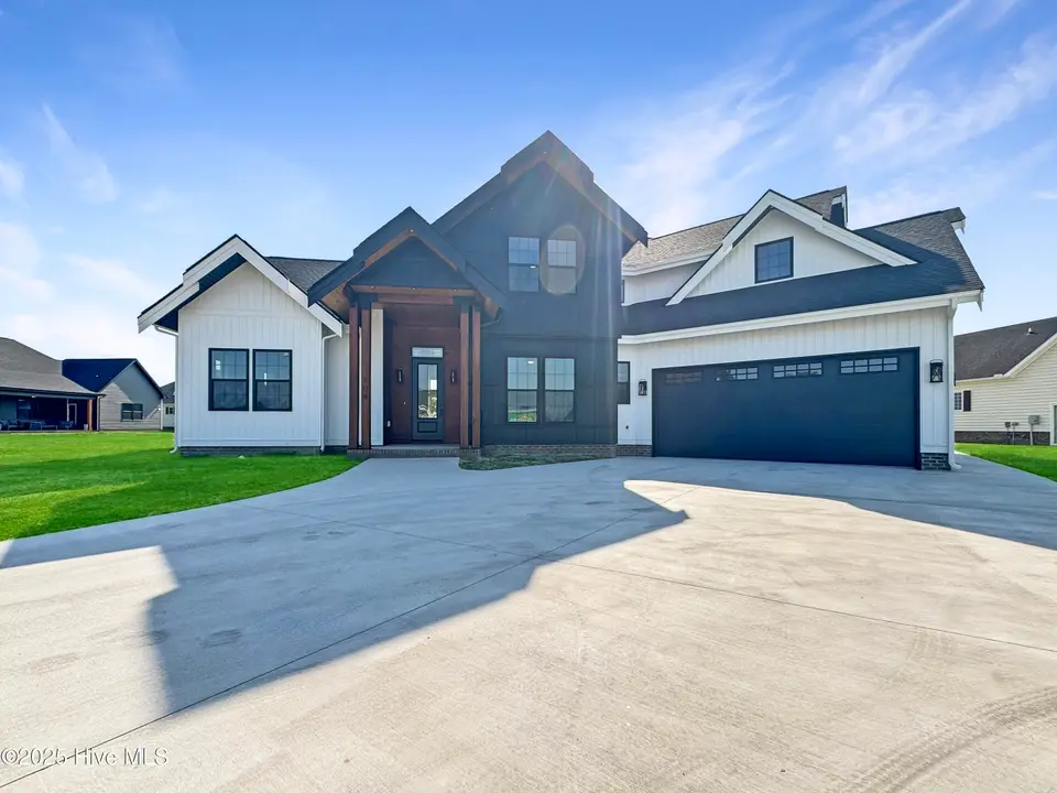1111 Staysail Drive, Elizabeth City, NC 27909 – photo 1 of 47: 9dcbf78eb3f7c292126d3a0b23f57dabc23aaead