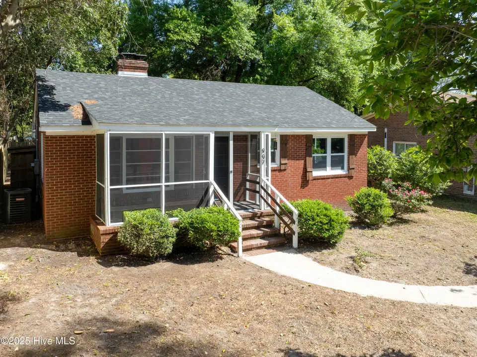 907 Bonham Avenue, Wilmington, NC 28403 – photo 1 of 25: 907 Bonham Ave