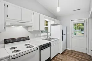 630 Varsity Drive, Wilmington, NC 28403 – photo 8