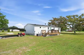 101 S Cherie Court, New Bern, NC 28562 – photo 8: 6-web-or-mls-DSC_3163_edit