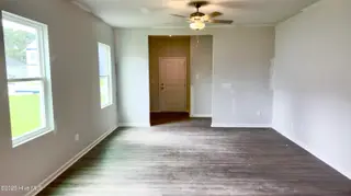 151 N Squires Run Lane, Richlands, NC 28574 – photo 6: Living Room
