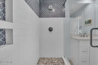 3713 Island Drive, North Topsail Beach, NC 28460 – photo 21: King bathroomm on 2nd level