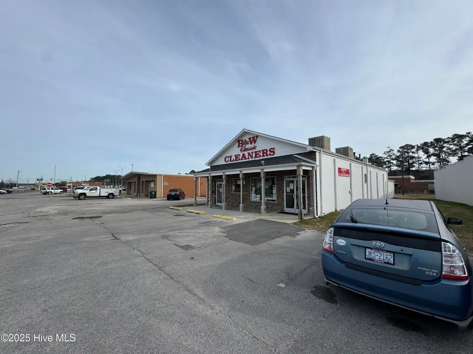 1412 Live Oak Street, Beaufort, NC 28516 – photo 1 of 6: IMG_2260