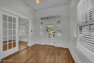 1829 Wrightsville Avenue, Wilmington, NC 28403 – photo 5: Foyer