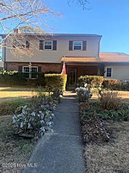 204 Kerry Court, Jacksonville, NC 28546 — 5-bedroom home in Windsor Manor, Jacksonville, NC, photo 1 of 53: 204 Kerry Court