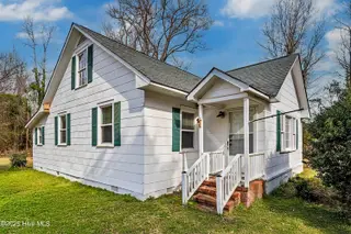 4121 Castle Hayne Road, Castle Hayne, NC 28429 — 3-bedroom home, Castle Hayne, NC, photo 2 of 25