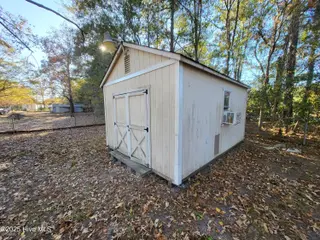 119 Edgewater Lane, Richlands, NC 28574 — 2-bedroom manufactured home in Chapel Ridge, Richlands, NC, photo 8 of 34: Wired Workshop