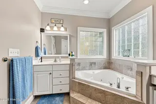 1931 Kingfisher Drive, Morehead City, NC 28557 — 3-bedroom home in Brooke Woods, Morehead City, NC, photo 12 of 40: 1931 Kingfisher Dr